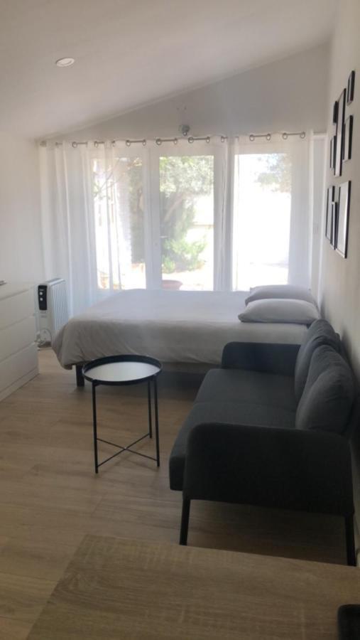 Studio Refait A Neuf Avec Jardin Aigues Mortes Екстериор снимка